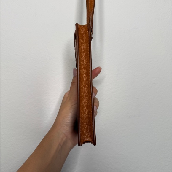 Marc Jacobs Groove Phone Crossbody Smoked Almond Excellent Condition - Picture 5 of 13